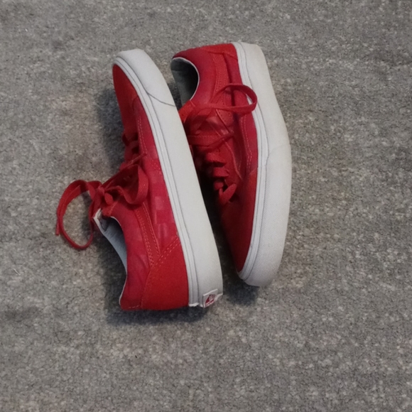 Red Vans size 7.5 woman's - Picture 6 of 7